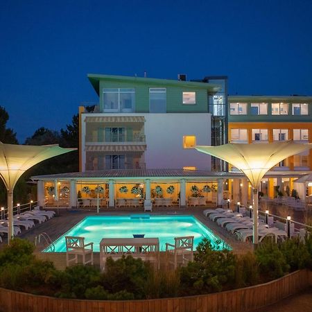Hotel Bryza Resort & Spa ยูราตา ภายนอก รูปภาพ