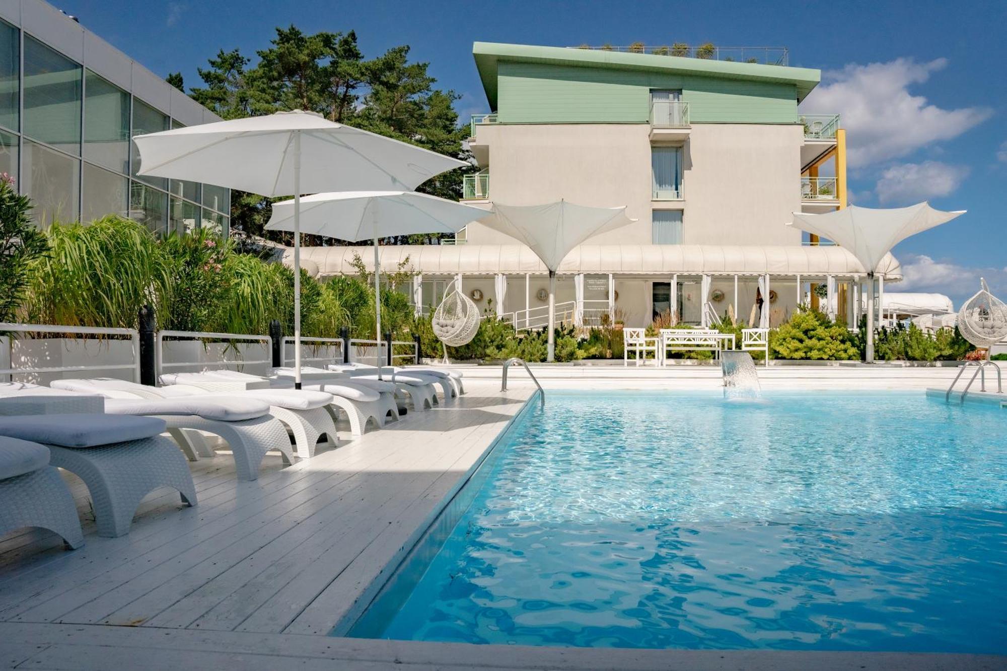 Hotel Bryza Resort & Spa ยูราตา ภายนอก รูปภาพ