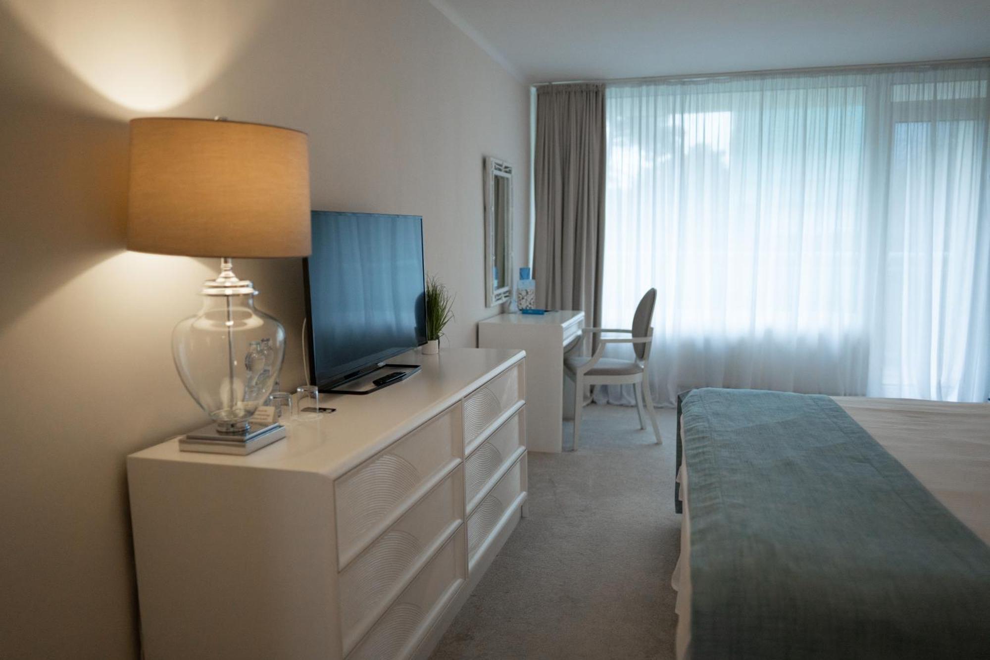 Hotel Bryza Resort & Spa ยูราตา ภายนอก รูปภาพ