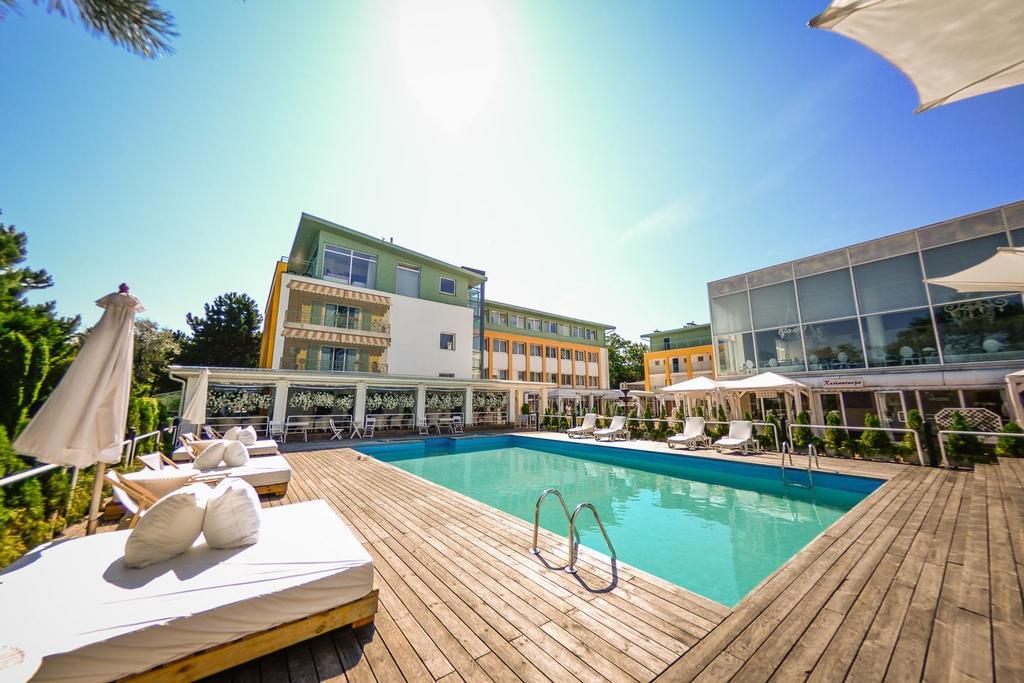 Hotel Bryza Resort & Spa ยูราตา ภายนอก รูปภาพ